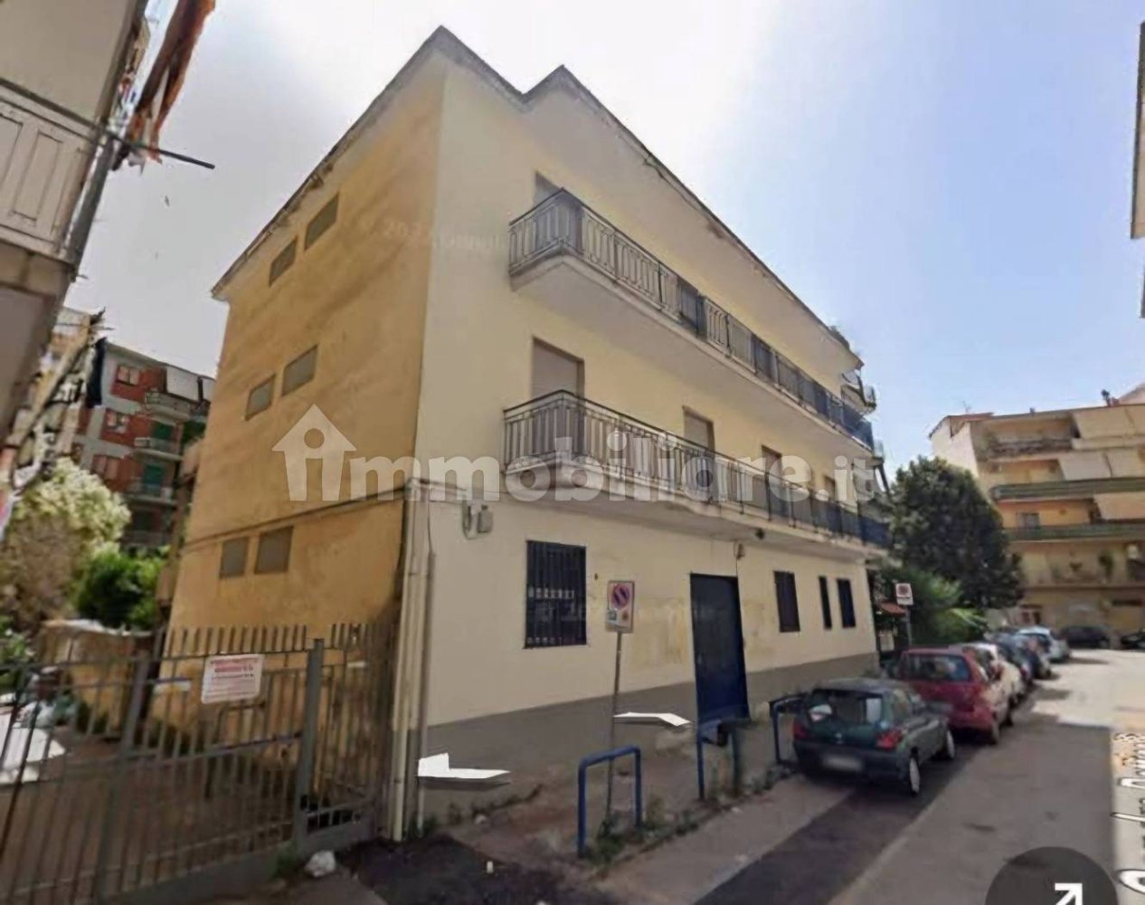 800m² Building in Melito di Napoli, Italy No. 371689