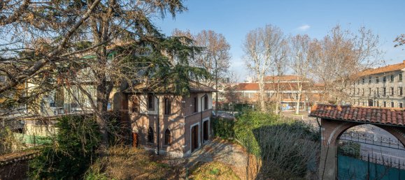 6 bedrooms Villa in Milan, Italy No. 243594 3