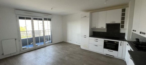 2 bedrooms Apartment in Bezons, France No. 181032 2