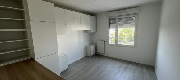 2 bedrooms Apartment in Bezons, France No. 181032 3
