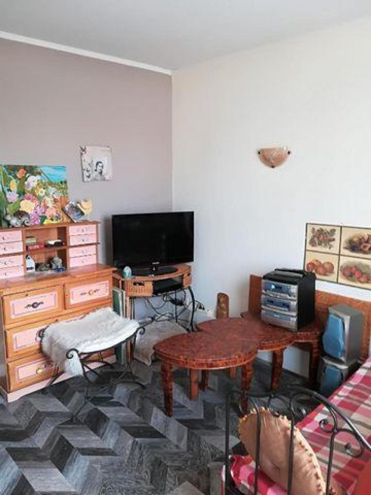 Studio in Morangis, France No. 36402