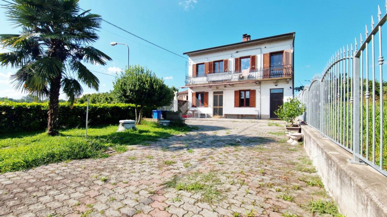 8-salle Villa à San Sebastiano da Po, Italy No. 118400