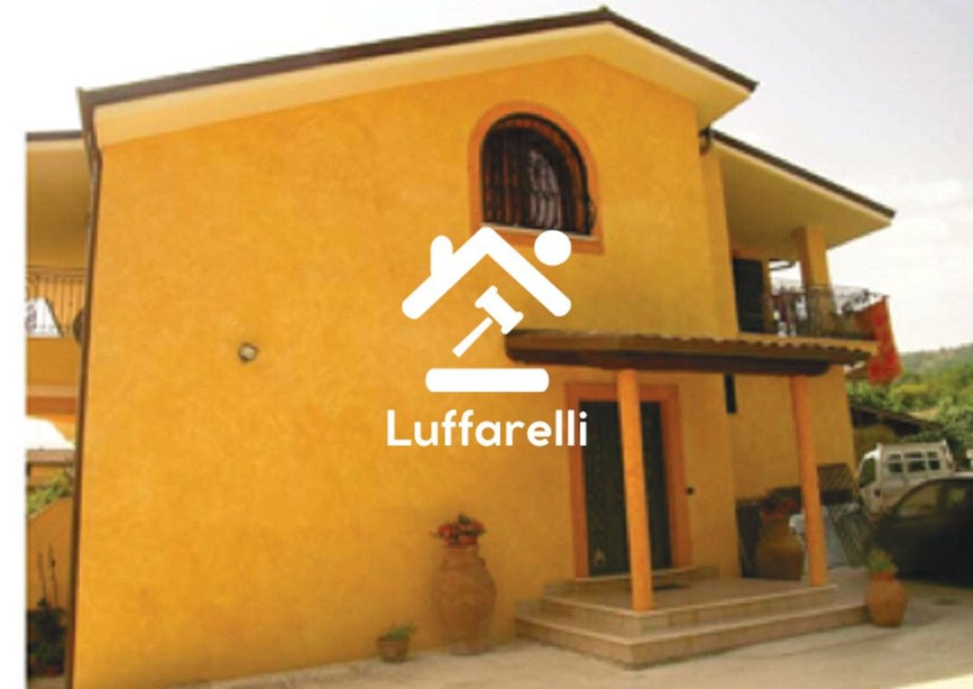 5 rooms Apartment in Artena, Italy No. 205590