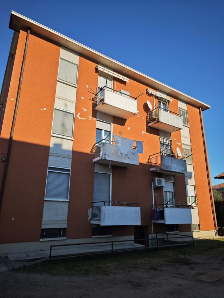 3-Zimmer Wohnung in Lonate Pozzolo, Italy, Nr. 237066