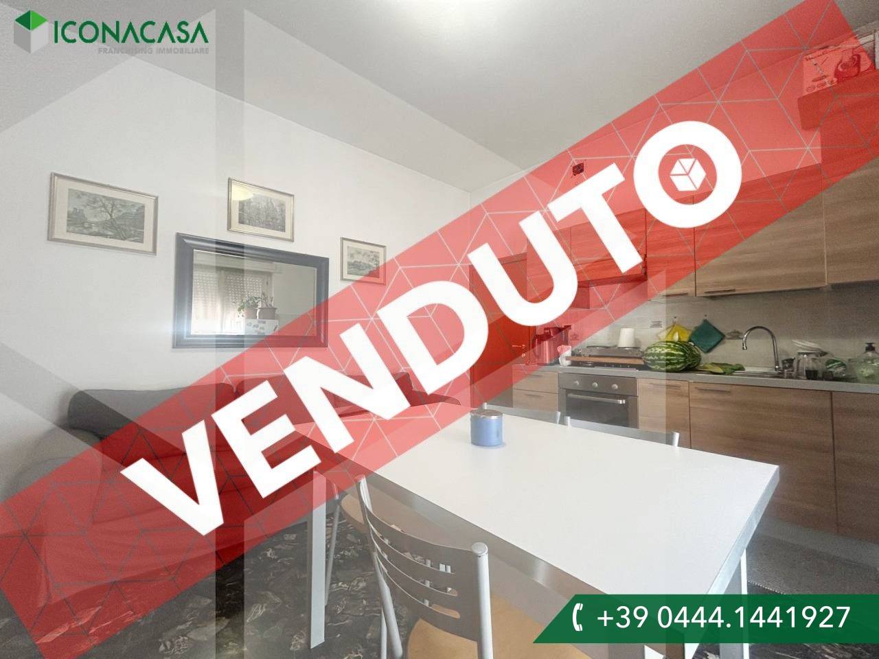 5 rooms Apartment in Vicenza, Italy No. 18480