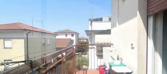 5 rooms Apartment in Vicenza, Italy No. 18480 7