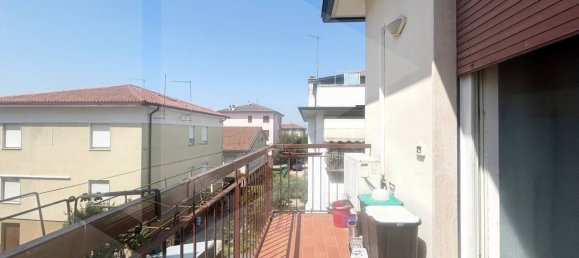 5 rooms Apartment in Vicenza, Italy No. 18480 8