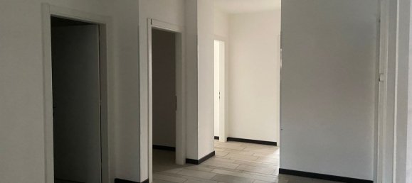 110m² Office in Montebelluna, Italy No. 58828 4