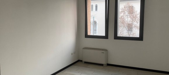 110m² Office in Montebelluna, Italy No. 58828 6