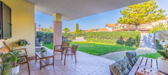 5 bedrooms Villa in Ariccia, Italy No. 355946 2