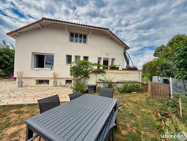 Casa de 4 dormitorios en Monsempron-Libos, France No. 301519