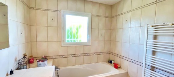 Casa de 4 dormitorios en Quinsac, France No. 98590 11