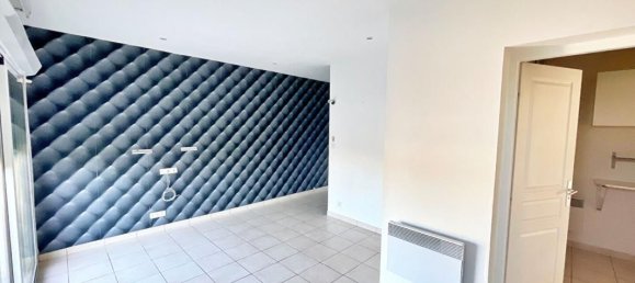 Casa de 4 dormitorios en Quinsac, France No. 98590 10