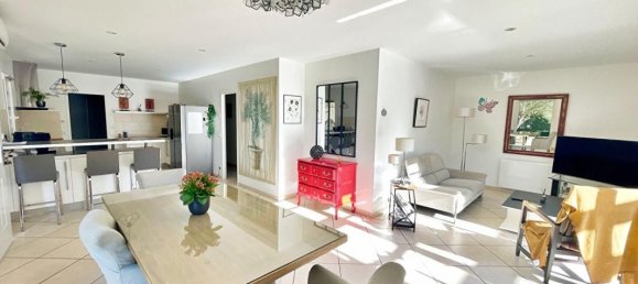 Casa de 4 dormitorios en Quinsac, France No. 98590 15