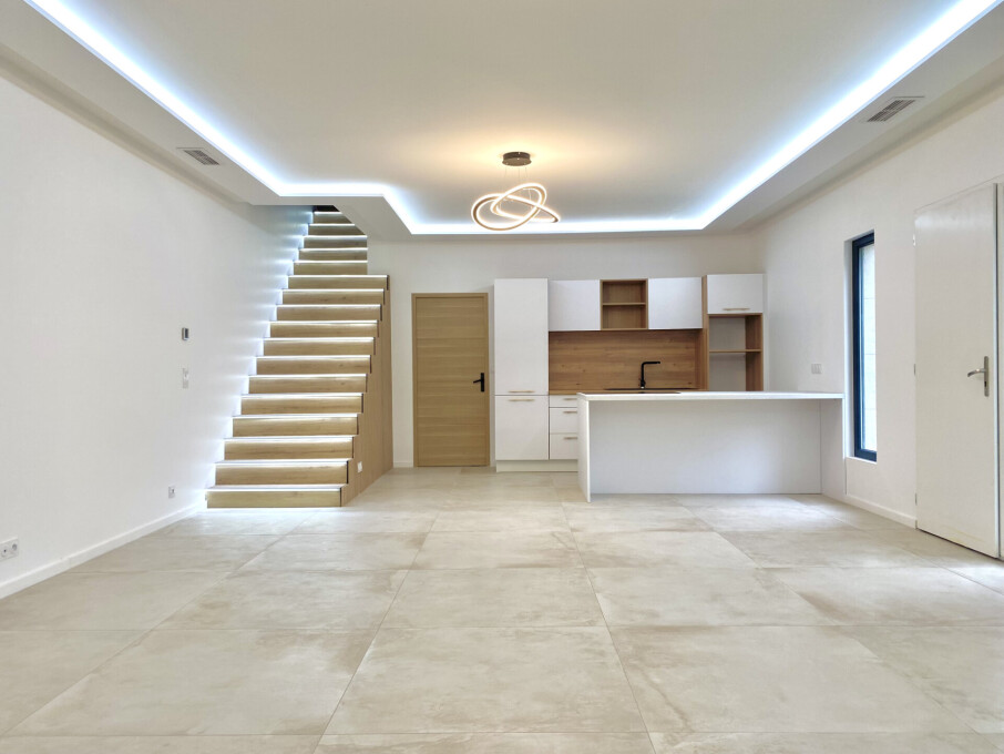 Casa de 3 dormitorios en Bourges, France No. 317515