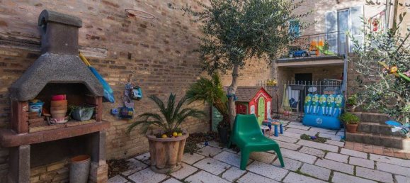 4 bedrooms Building in Civitanova Marche, Italy No. 68923 17