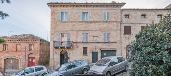 4 bedrooms Building in Civitanova Marche, Italy No. 68923 2
