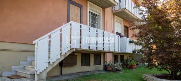 3 rooms Apartment in Terre del Reno, Italy No. 293682 2