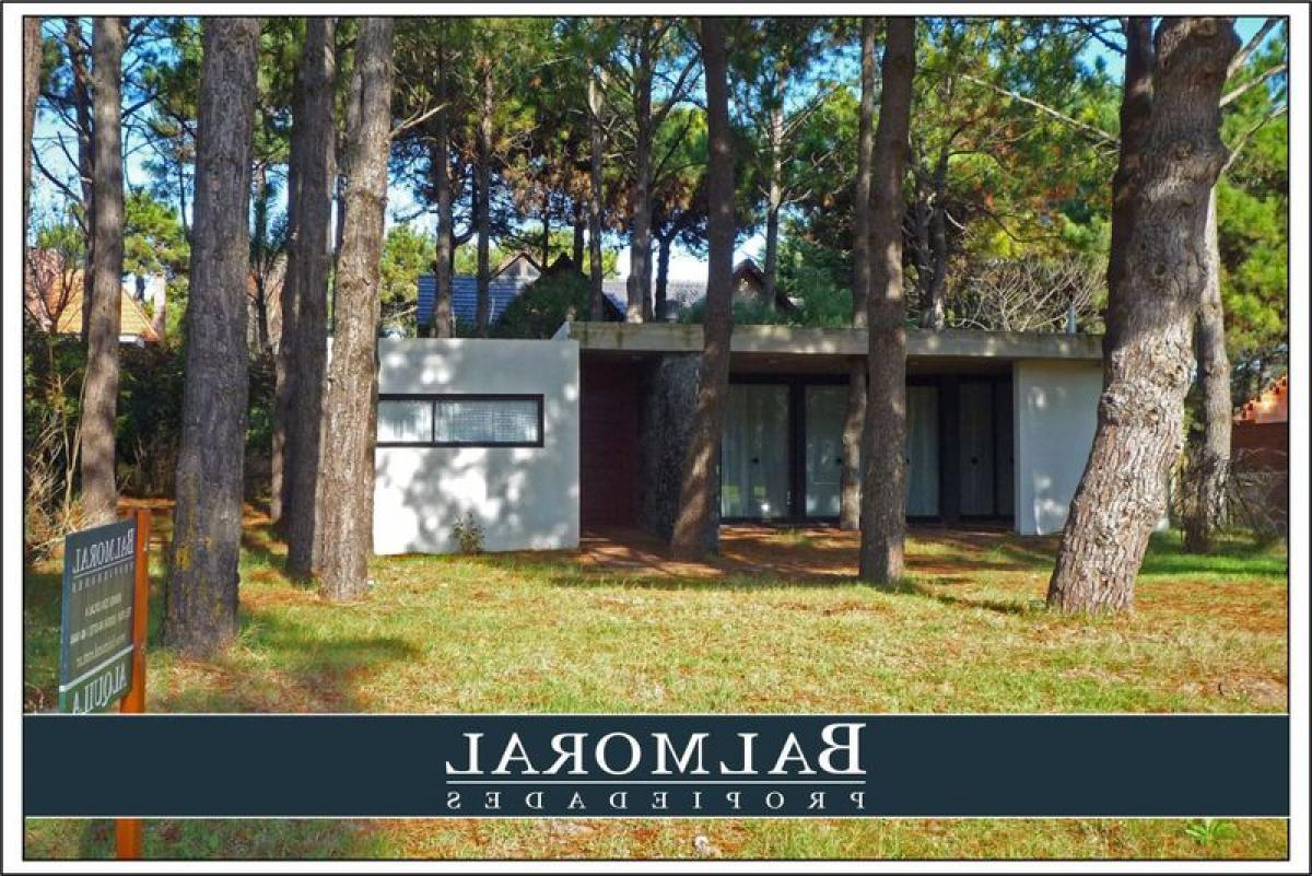 2 bedrooms House in Mar del Plata, Argentina No. 97210