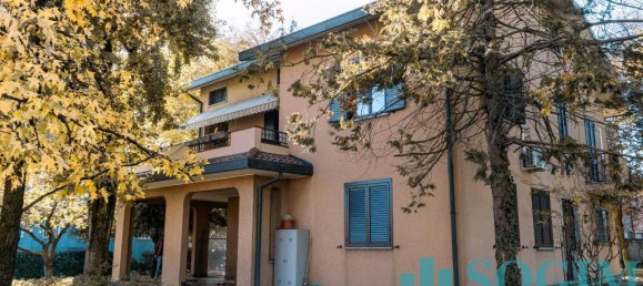 9غرفة فيلا في Pessano con Bornago, Italy رقم 162376 2