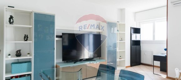 Квартира с 3 комнатами в Чинизелло Бальсамо, Италия № 8616 5