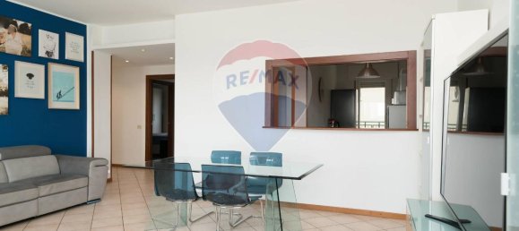 Квартира с 3 комнатами в Чинизелло Бальсамо, Италия № 8616 8