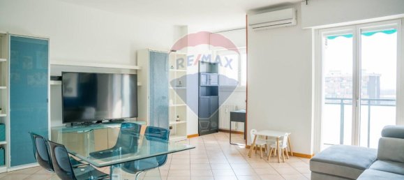 Квартира с 3 комнатами в Чинизелло Бальсамо, Италия № 8616 2