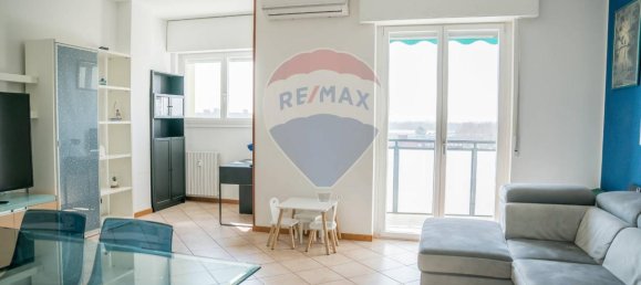 Квартира с 3 комнатами в Чинизелло Бальсамо, Италия № 8616 3