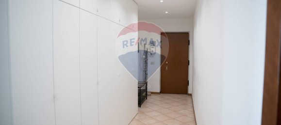 Квартира с 3 комнатами в Чинизелло Бальсамо, Италия № 8616 17