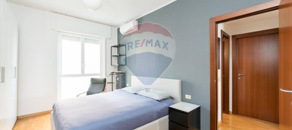 Квартира с 3 комнатами в Чинизелло Бальсамо, Италия № 8616 25