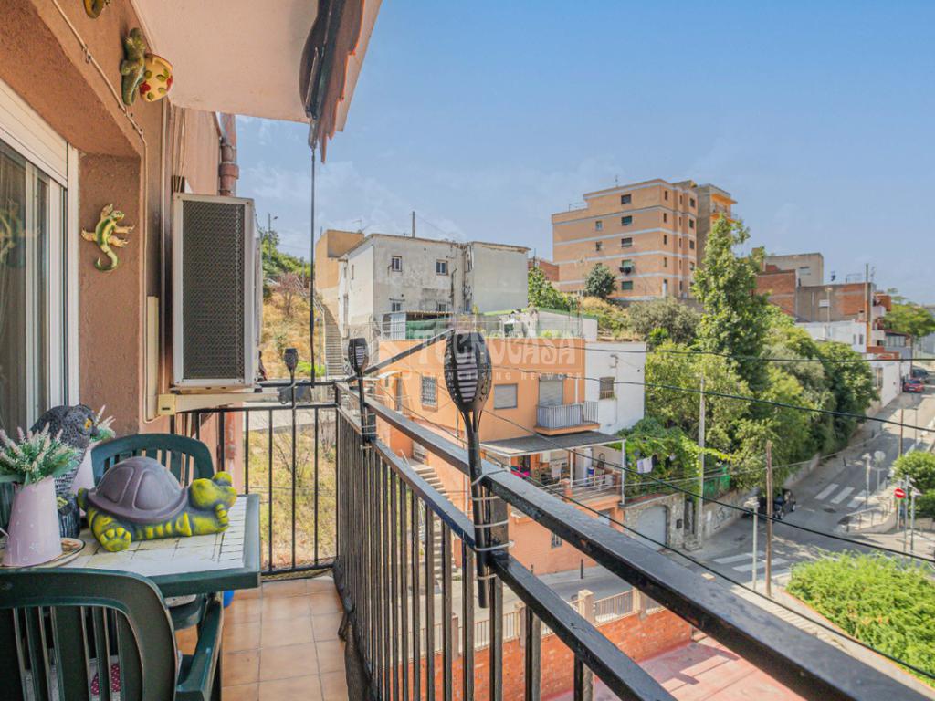 3غرفة شقة في Montcada i Reixac, Spain رقم 203786