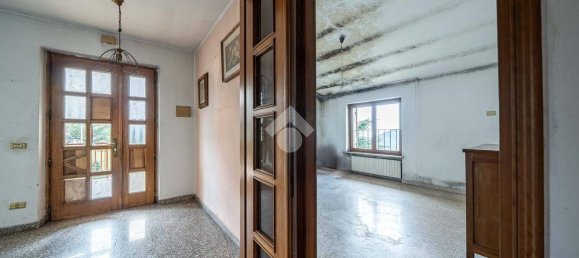 4 bedrooms Villa in Erbezzo, Italy No. 267205 12