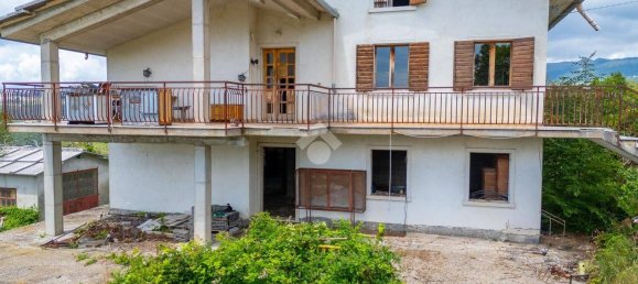4 bedrooms Villa in Erbezzo, Italy No. 267205 7