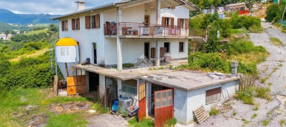 4 bedrooms Villa in Erbezzo, Italy No. 267205 5