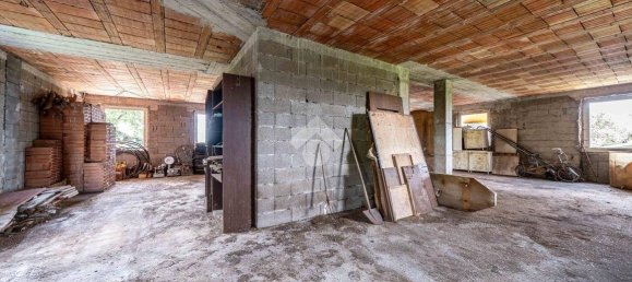 4 bedrooms Villa in Erbezzo, Italy No. 267205 28