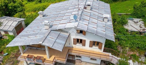 4 bedrooms Villa in Erbezzo, Italy No. 267205 3