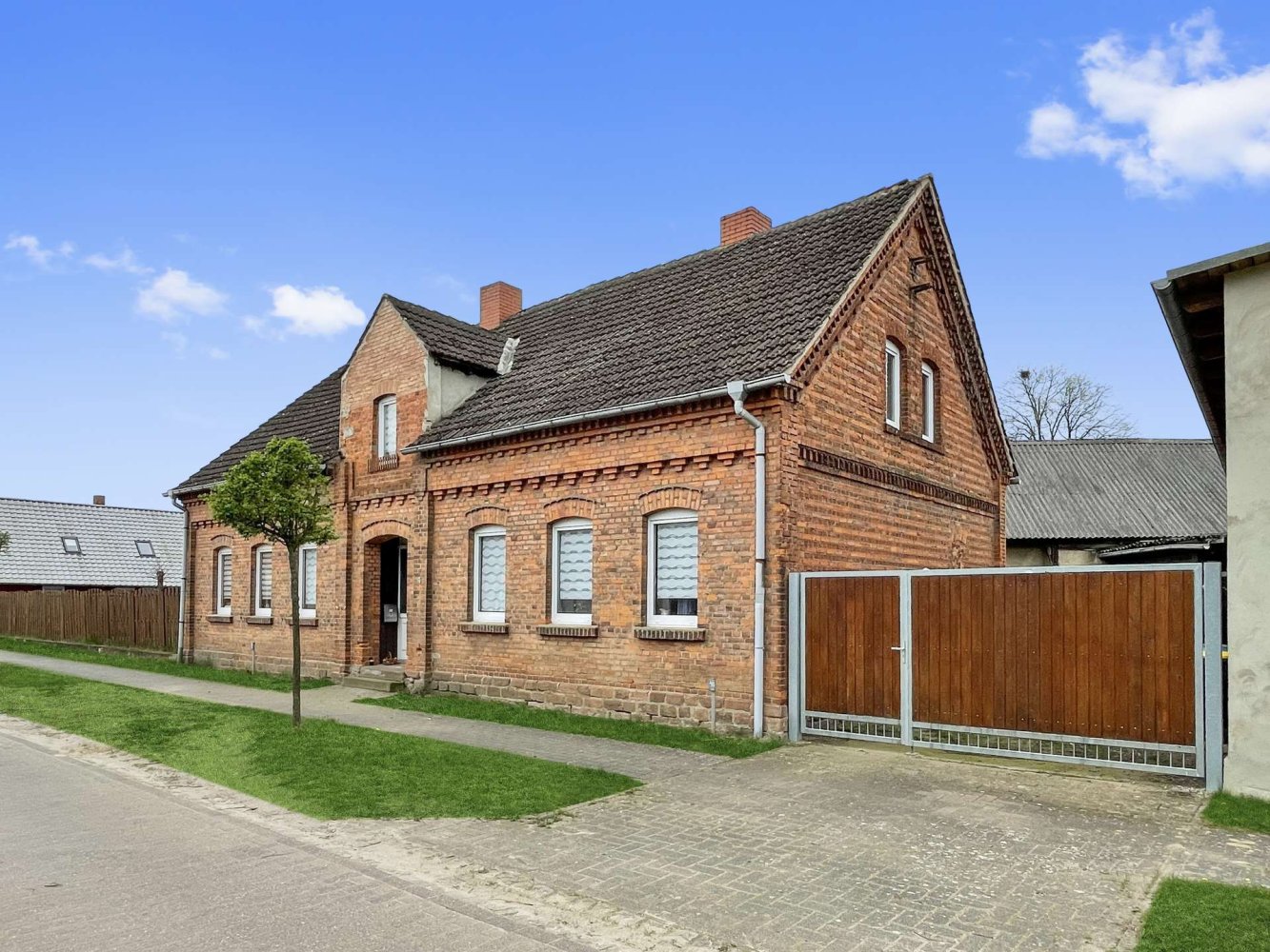 Casa de 6 dormitorios en Borde, Germany No. 245313