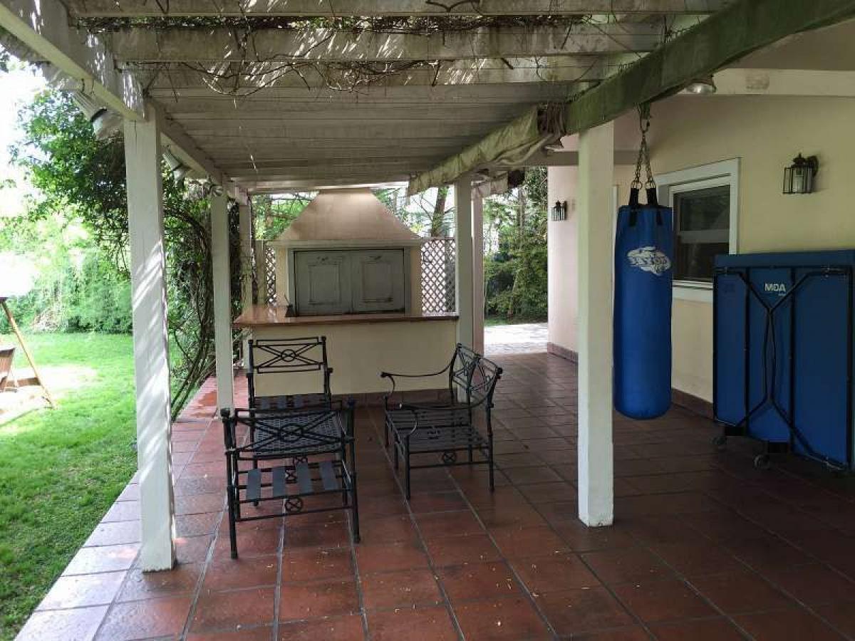 4 chambres Maison à Malvinas Argentinas, Argentina No. 101240