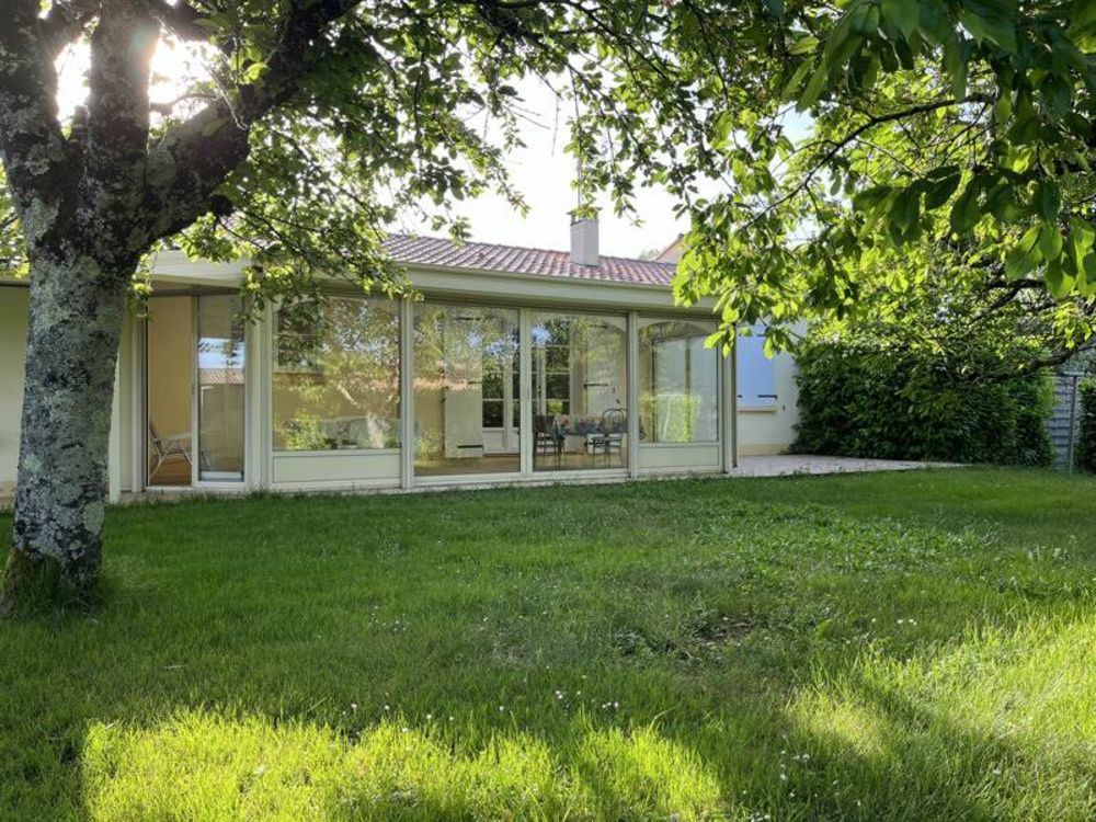 Casa de 2 dormitorios en Niort, France No. 280699