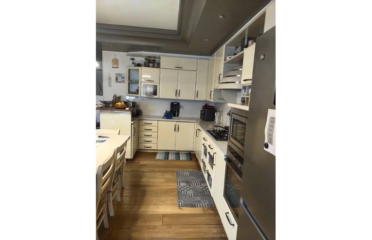 Квартира с 3 комнатами в Лория, Италия № 296467