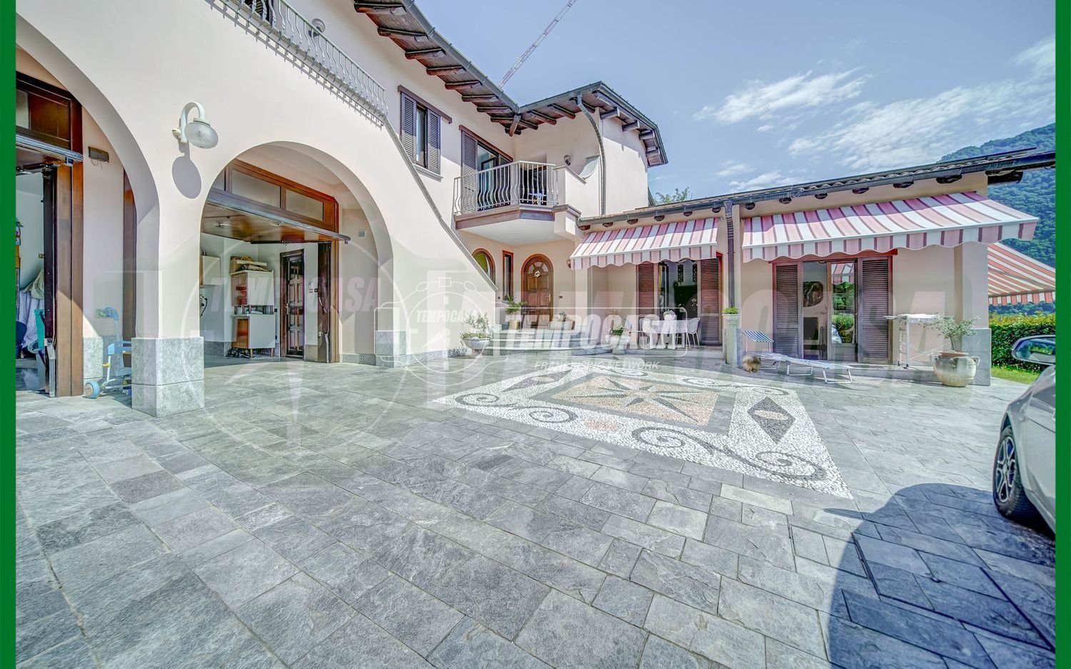 7 rooms Villa in Laveno-Mombello, Italy No. 312022