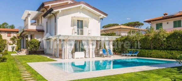 6 bedrooms Villa in Forte dei Marmi, Italy No. 69373 8
