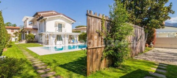6 bedrooms Villa in Forte dei Marmi, Italy No. 69373 9
