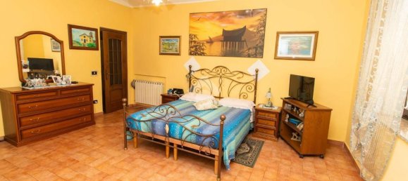 5 rooms House in Turin, Italy No. 271693 20