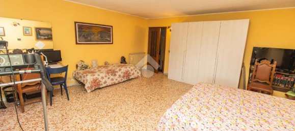 5 rooms House in Turin, Italy No. 271693 24