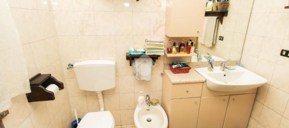 5 rooms House in Turin, Italy No. 271693 10