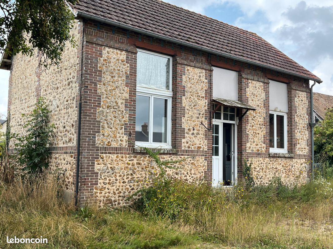 Casa de 3 dormitorios en Guichainville, France No. 318210