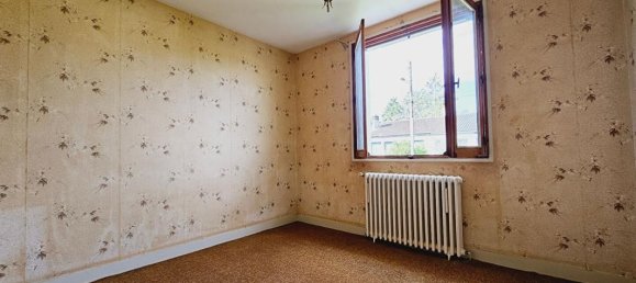 3 Schlafzimmer Haus in Saint-Germain-du-Puy, France, Nr. 228372 9