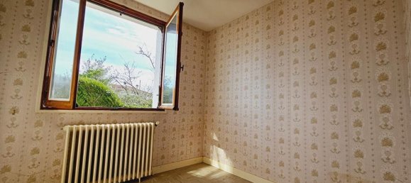 3 Schlafzimmer Haus in Saint-Germain-du-Puy, France, Nr. 228372 10
