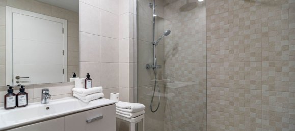 Apartamento de 3 dormitorios en Marbella, Spain No. 136799 17